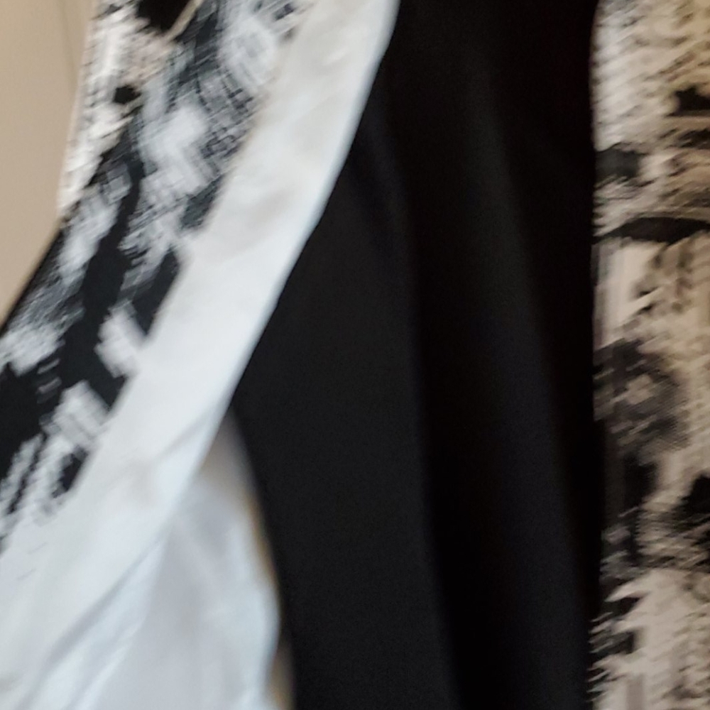 Suit - Picture 2 of 3
